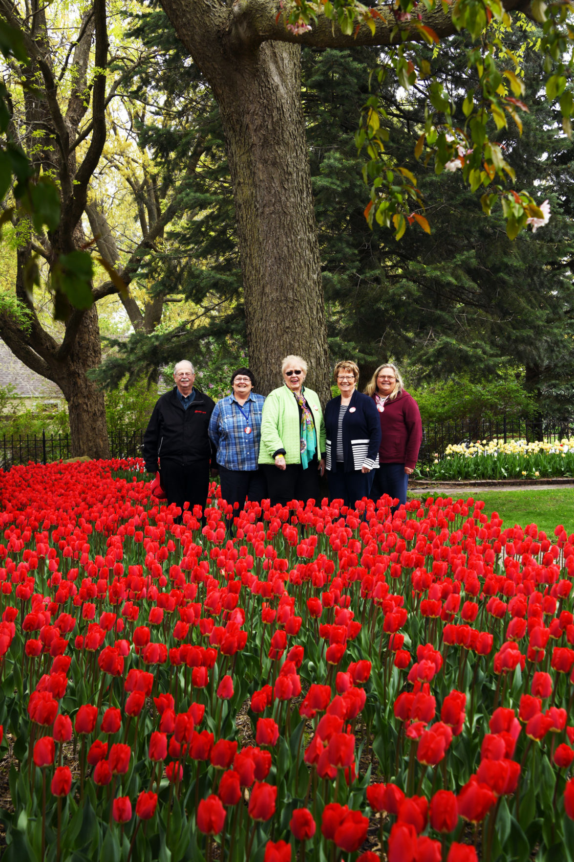 219 A. Larson, J. Ellis, L. Dose, B. Wilshusen, L. Jaeger in Scholte Garden.JPG